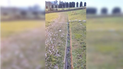 La zanja se encuentra en la zona canina de Bens, una de las cinco habilitadas para mascotas en la ciudad. Se abri� en el 2018