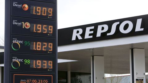 Gasolinera de Repsol en el Pol�gono de O Ceao (Lugo).