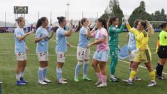 Jugadoras de As Celtas y Oviedo, en el partido del pasado mi�rcoles en A Madroa.