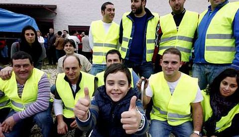 José Manuel participó ayer en la ruta caballar y la comida que se organizaron en Vedra.