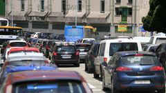 En la calle Din�n, bajando hacia Hermanitas, se formaron embotellamientos