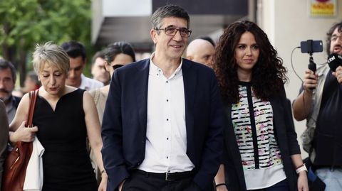 Patxi L�pez, el �ltimo en llegar. 