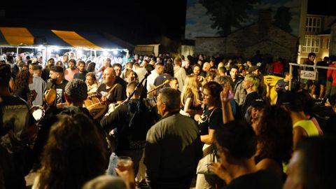 Fiesta del mejillón en O Curro Vello