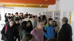 Alumnos del IES Lauro Olmo de O Barco, donde est� ubicada la secci�n de la Escuela Oficial de Idiomas.