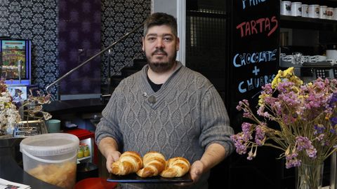 Vctor Palomo Blanco, propietario del Caf Oh, Caruso, de Vern.