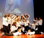 Imagen de una de las coreograf�as realizadas por los j�venes.