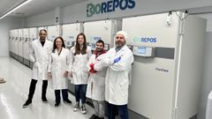 El equipo de Biorepos en Santiago est� formado por su directora, dos farmac�uticos y dos t�cnicos de laboratorio