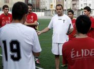 El entrenador del Lemos, Marquitos, en un entrenamiento de pretemporada en el Luis Bodegas.