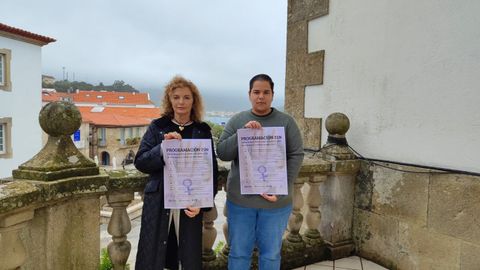 Las concejalas de Muros Elvira Nu?n?ez e Maruxa Marti?nez presentaron el programa