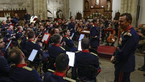 La banda de la Guardia Real actu� en la iglesia de San Pedro