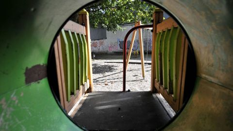 En San Xo�n (Ferrol) hay gravilla en el suelo y mucho �xido