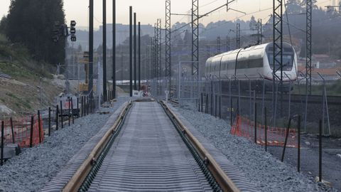 El empalme con el eje atl�ntico, a la altura del pol�gono de V�o, es una infraestructura clave para la conexi�n ferroviaria de Langosteira
