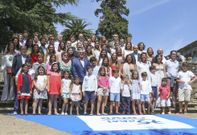 Toda la familia pos� en la escalera del pazo de Vilar de Francos. 