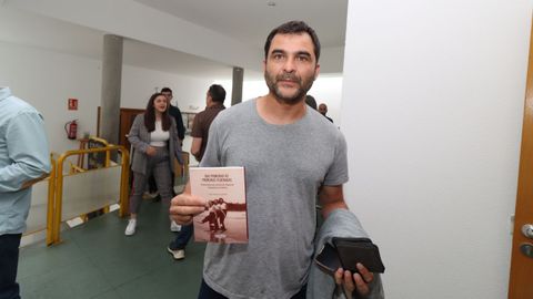 PRESENTACION DEL LIBRO DAS PIONEIRAS AS PRIMEIRAS FEDERADAS DE ANTON RODRIGUEZ GALLARDO EN LA CASA DE CULTURA