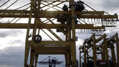 Gr�as para contenedores en el puerto exterior