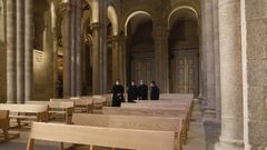 Interior de la Catedral de Santiago con bancos nuevos