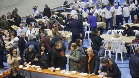 Degustacin de las raciones distribuidas por el Da de Narn.