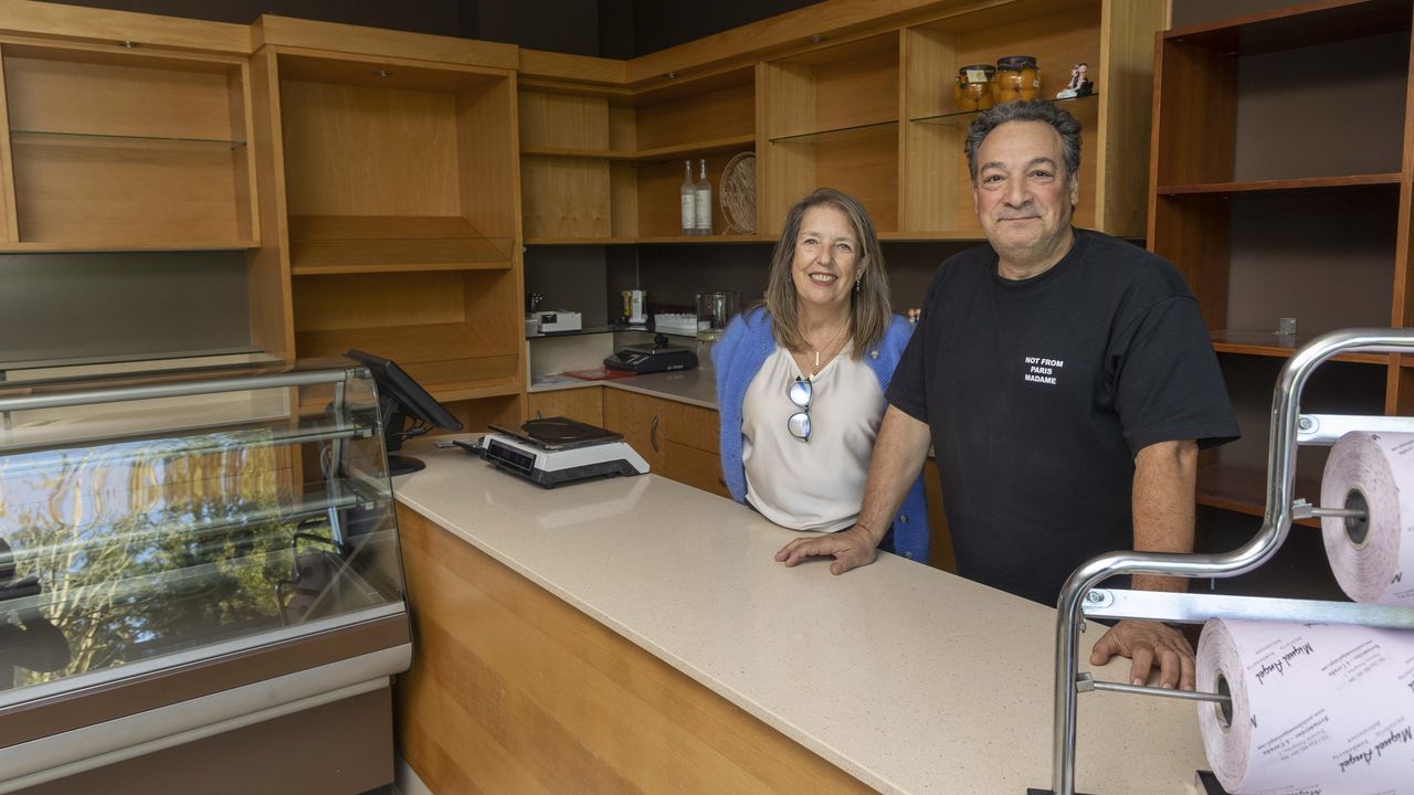 El dulce legado de Miguel Ángel en Ames: «Me encantaría que alguien continuase con lo pastelería que aquí hacíamos»
