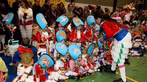 Fiesta sobre los entroidos tradicionales en el colegio de A Ramallosa