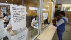 Cartel en el centro de salud de Viveiro