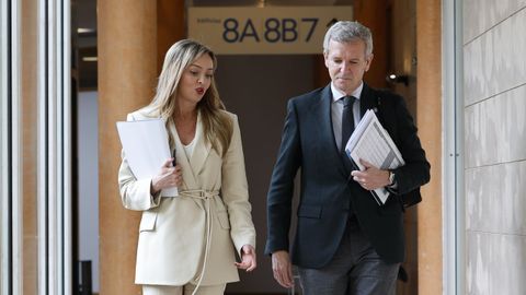 Fabiola Garc�a, conselleira de Pol�tica Social, y Alfonso rueda, presidente de la Xunta.