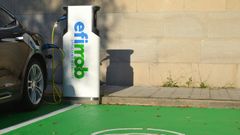 Nuevo punto de recarga de veh�culos el�ctricos ubicado en el campus de Pontevedra