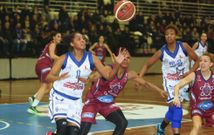 Las dos nuevas jugadoras del Universitario est�n haciendo un gran trabajo. 