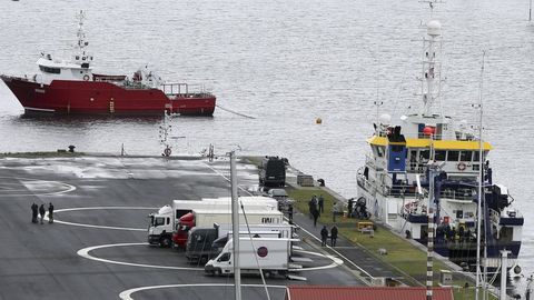 El equipo est rodando escenas en el buque ngeles Alvario, atracado en la base naval de A Graa