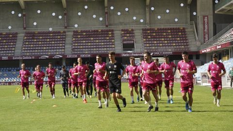 Entrenamiento del Pontevedra CF en Pasarón en esta pretemporada