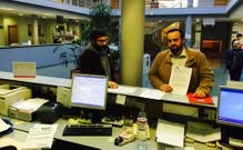 Fajardo y L�pez registraron ayer las alegaciones de EU a las tasas.