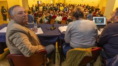 El alcalde y los dos t�cnicos municipales, minutos antes del inicio de la reuni�n