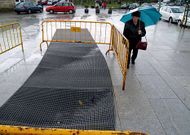 La fuente tuvo que ser reparada en el 2010 despu�s de que un autocar hundiese la rejilla.