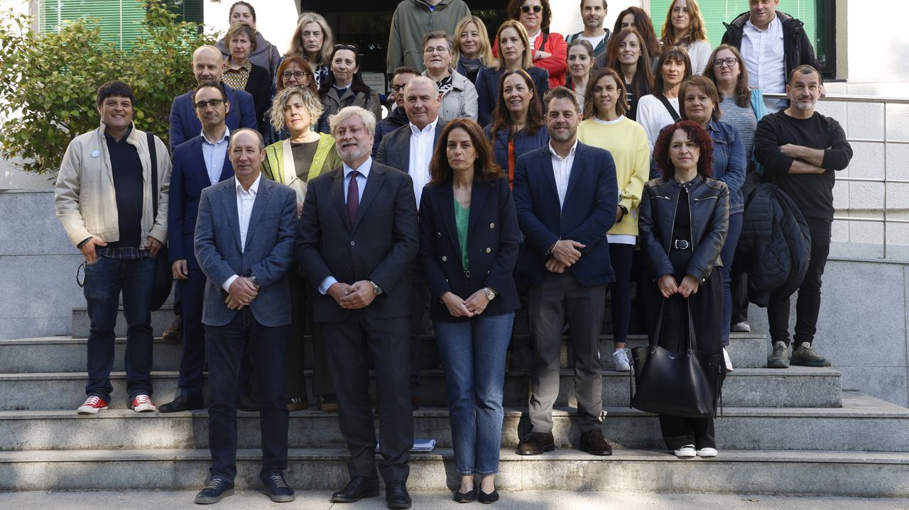 Encuentro entre directores de centros educativos de Ourense y responsables de la Administración