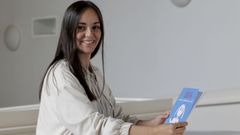 BEATRIZ HAZ, ESCRITORA