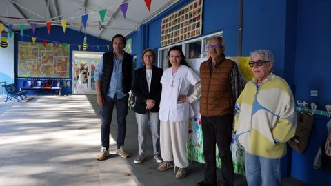 Representantes del PP y el BNG visitaron el lunes la escuela municipal, con sus portavoces, Ana Granja y Xavier Rodr�guez, a la cabeza