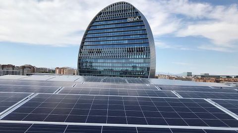 La sede central del BBVA en Madrid, en la que EiDF instal paneles fotovoltaicos.