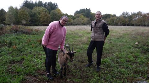 Tamar Dom&iacute;nguez (izquierda) y Carmen Rodr&iacute;guez, ganadoras del concurso de ideas empresariales de la Ribeira Sacra con un proyecto de queser&iacute;a artesanal