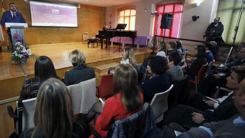 El presidente del Principado interviene durante el acto institucional del da contra la violencia de gnero