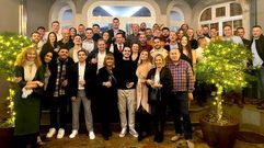 Javier M�guez y 43 empleados de La Bodeguilla de Santa Marta y de San L�zaro hicieron un alto en su d�a a d�a para celebrar su cena de empresa, a finales del mes pasado. Confiaron la ocasi�n en unos maestros en el mundo de los eventos como Los Robles.