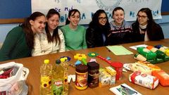 Bego�a, Lorena, Kelly, Andrea, In�s y Laura, en su puesto.