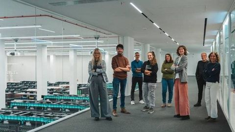 Los autores del estudio en el superordenador Mare Nostrum, que fue clave para interpretar la ingente cantidad de datos generados durante la investigacin