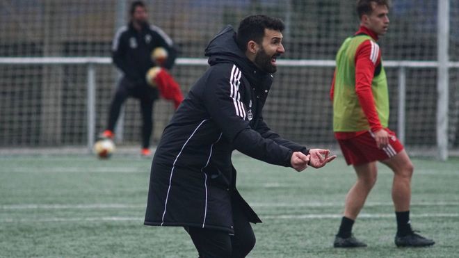 Romo ya dirigi&oacute; su primera sesi&oacute;n en el campo de A G&aacute;ndara como entrenador del Racing Club Ferrol.