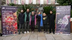 Presentacin de la cinta que abrir las Xociviga. De izquierda a derecha: Mario Fernndez Filloy, director artstico do festival; Diego Fernndez, concelleiro de Cultura do Carballio; Silvia Cachafeiro, directora da curta; Emma del Rosario, actriz;  Sally Iglesias, actriz; y  Daniel Fernndez Filloy, director artstico do festival. 