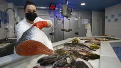 En la Pescader�a Grallal, en Covas, se�alan que los encargos para Navidad empezar�n en unos d�as