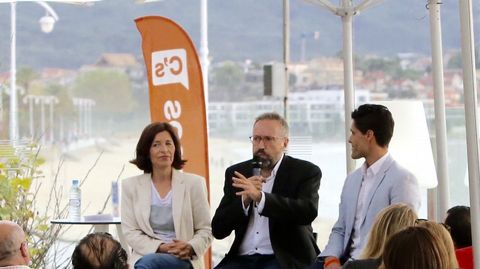 Girauta acompa ayer en Vigo a los cabezas de lista de Ciudadanos. 