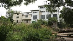 Estado de abandono del entorno de la F�brica da Luz