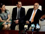 Lourdes Guerra, Alberto Mart�nez y Juan Mart�nez.