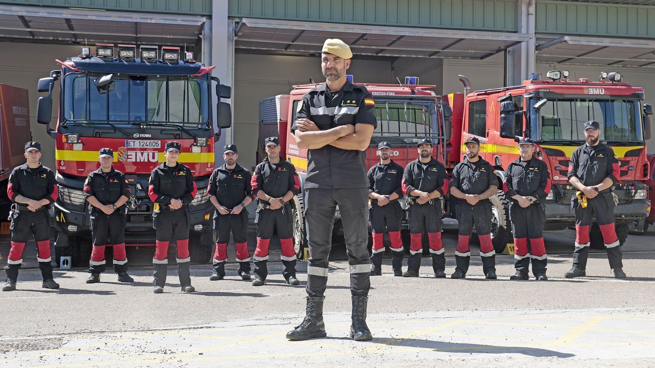 Pablo Samaniego, teniente coronel jefe del Quinto Batallón de la UME: «Contra el fuego, nadie puede solo»