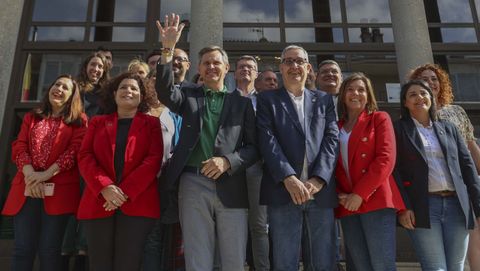 Jos Manuel Miones, Blas Garca y otros miembros de la corporacin municipal, en la visita institucional del ministro de Sanidad y exalcalde amiense al Concello