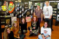 Una exposici�n del IES de Sar est� abierta en la biblioteca �nxel Casal.